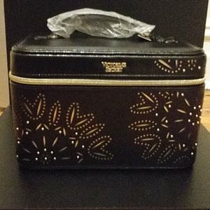 BRAND NEW VS LASER CUT MAKEUP Case
